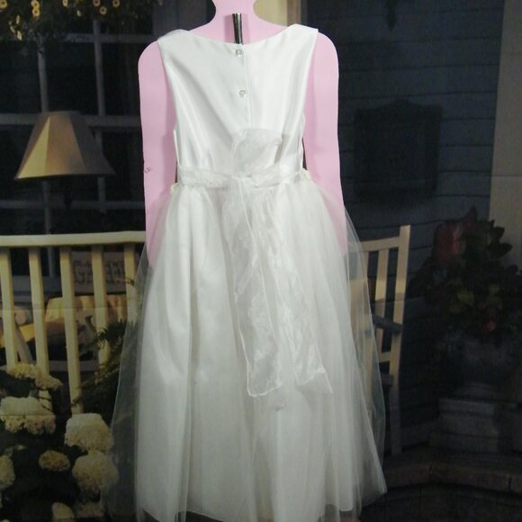 Robe de bouquetière ou première communion avec de la broderie perlée - Picture 5 of 5